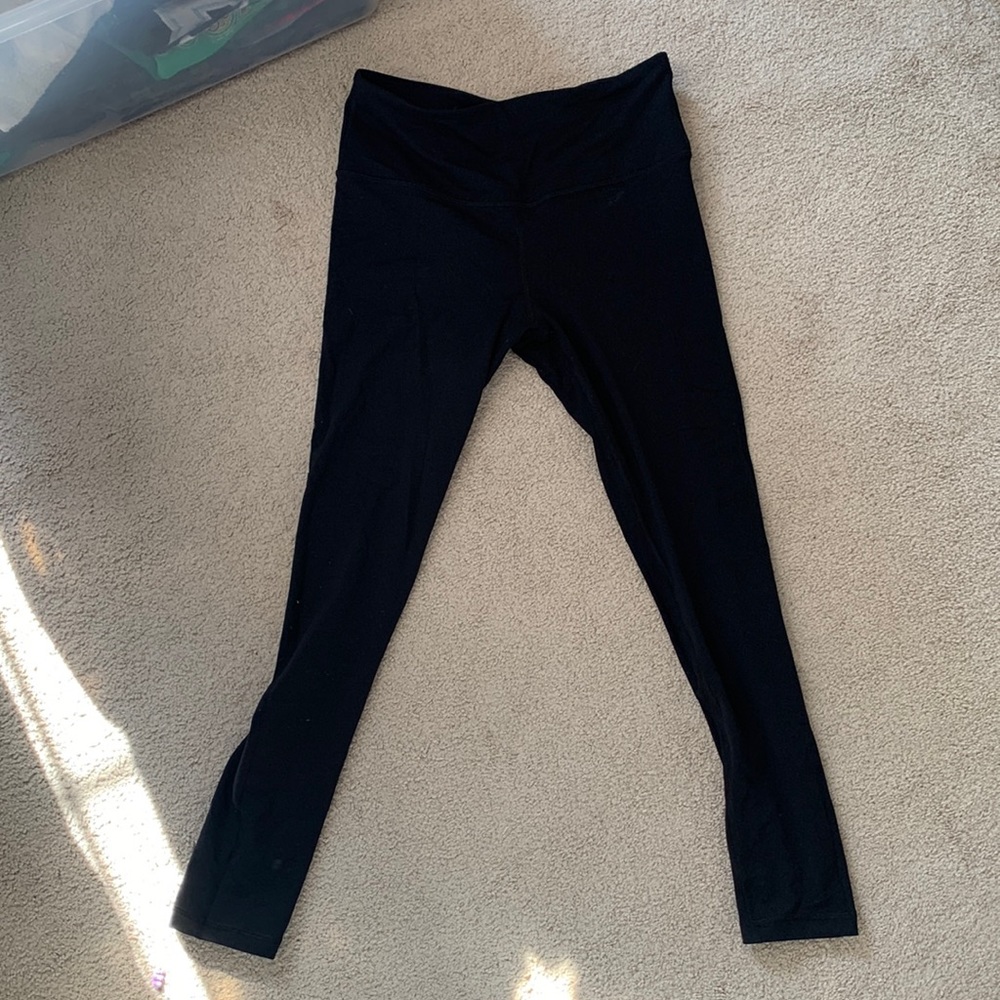Never worn- size L. Leggings